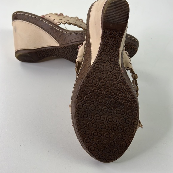 Soflex Italy Leather Applique Wedges - Picture 7 of 9